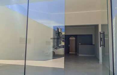 Imagem: A casa possui 5 Dormitórios, 4 Banheiros, 5 Vagas na garagem