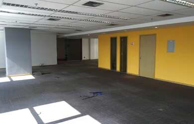 Imagem 4: Excepcional Andar Corporativo de 300m2 com Vista e 6 Vagas