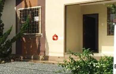 Imagem: A casa possui 3 Dormitórios, 2 Banheiros, 5 Vagas na garagem