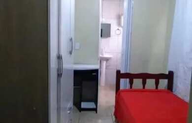 Imagem: O quarto possui Imóvel mobiliado e está localizado em Centro