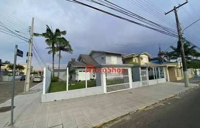 Imagem: A casa possui 3 Dormitórios, 3 Banheiros, 1 Vaga na garagem