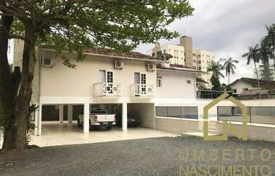 Imagem 1: Casa alto padrão mobilia para venda ou locação no Bairro Velha Blumenau...