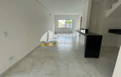 Imagem: A casa em condomínio possui 3 Dormitórios, 3 Banheiros, 2