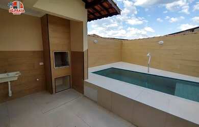 Imagem: A casa possui 2 Dormitórios, 2 Banheiros, 2 Vagas na garagem