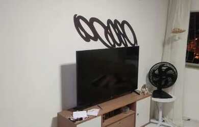 Imagem: O apartamento possui 3 Dormitórios, 1 Banheiro, 1 Vaga na garagem