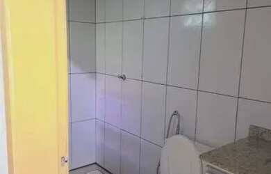 Imagem: A casa possui 2 Dormitórios, 1 Banheiro, 1 Vaga na garagem