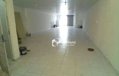 Imagem: O depósito possui 2 Vagas na garagem, 138m² de Área e está