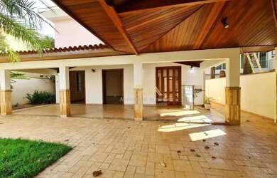 Imagem: A casa em condomínio possui 3 Dormitórios, 1 Banheiro, 4 Vagas