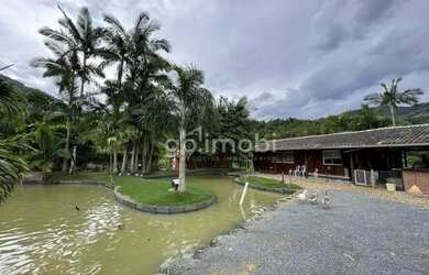 Imagem: A chácara possui 85-0m² de Área e está localizado em Rodeio