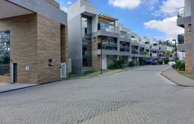 Imagem: A casa em condomínio possui 3 Dormitórios, 4 Banheiros, 2