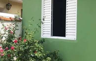 Imagem: A casa possui 1 Dormitório, 1 Banheiro, 2 Vagas na garagem