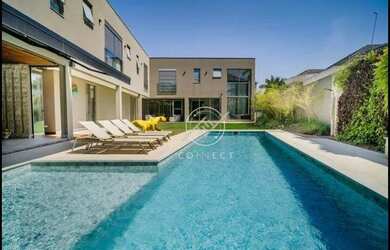 Imagem: A casa em condomínio possui 5 Dormitórios, 5 Banheiros, 5