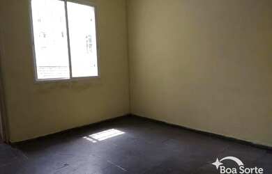 Imagem: A casa possui 2 Dormitórios, 1 Banheiro, 1 Vaga na garagem