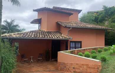 Imagem: A casa em condomínio possui 3 Dormitórios, 3 Banheiros, 2