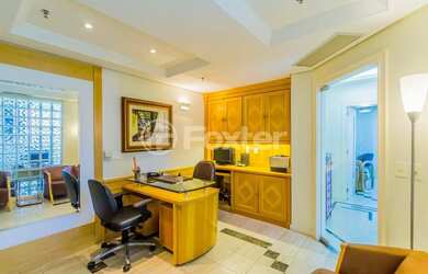 Imagem: O depósito possui 2 Vagas na garagem e 88m² de Área e está