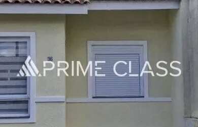 Imagem: A casa possui 2 Dormitórios, 1 Banheiro, 2 Vagas na garagem