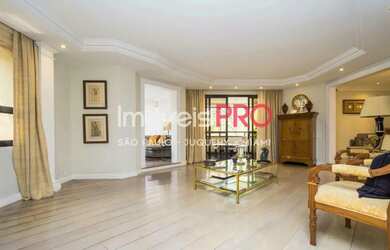 Imagem: O apartamento possui 4 Dormitórios, 5 Banheiros, 4 Vagas na