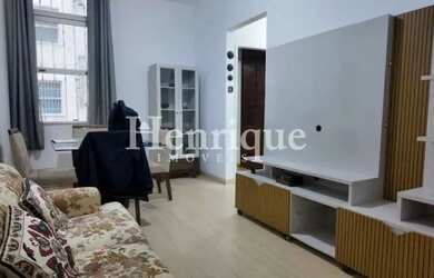 Imagem: O apartamento possui 2 Dormitórios, 2 Banheiros, 70m² de Área