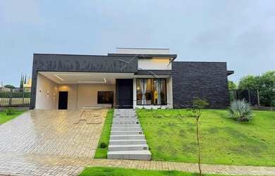 Imagem: A casa em condomínio possui 3 Dormitórios, 1 Banheiro, 4 Vagas