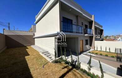 Imagem: A casa possui 3 Dormitórios, 4 Banheiros, 4 Vagas na garagem