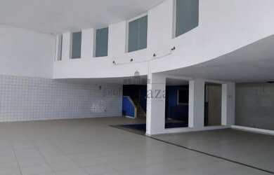 Imagem: O depósito possui 5 Vagas na garagem, 510m² de Área e está