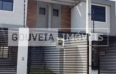 Imagem: A casa possui 3 Dormitórios, 4 Banheiros, 2 Vagas na garagem