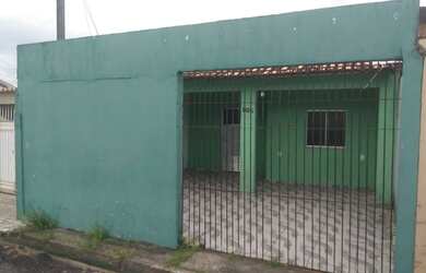 Imagem: A casa possui 2 Dormitórios, 3 Banheiros, 1 Vaga na garagem