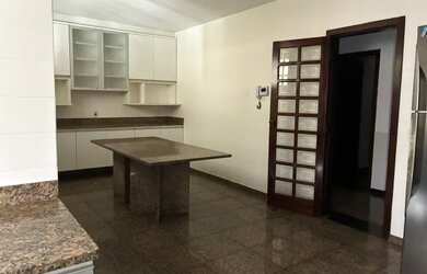 Imagem 9: Alugo casa com 5 quartos, no condomínio Santa Marina na Barra da Tijuca