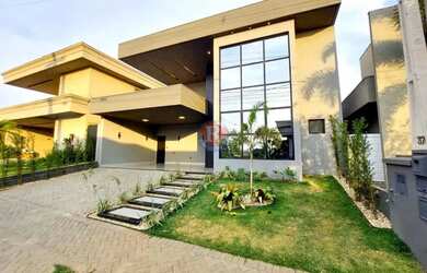 Imagem: A casa em condomínio possui 3 Dormitórios, 4 Banheiros, 4