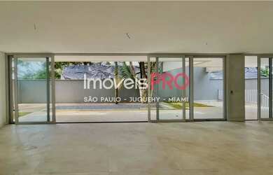 Imagem: A casa em condomínio possui 4 Dormitórios, 5 Banheiros, 3