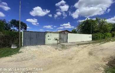 Imagem: A casa possui 2 Dormitórios, 1 Banheiro, 1 Vaga na garagem