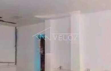 Imagem: O depósito possui 2 Vagas na garagem e 286m² de Área e está