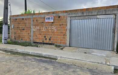 Imagem: A casae possui 2 Dormitórios, 2 Banheiros, 2 Vagas na garagem