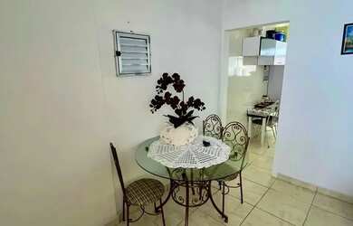 Imagem: O apartamento possui 1 Dormitório, 1 Banheiro, 1 Vaga na garagem