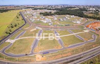 Imagem: O terreno possui 4.652m² de Área e está localizado em Jardins