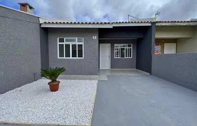 Imagem: A casa possui 2 Dormitórios, 1 Banheiro, 1 Vaga na garagem