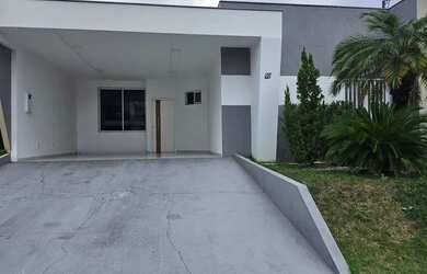 Imagem: A casa em condomínio possui 3 Dormitórios, 3 Banheiros, 4