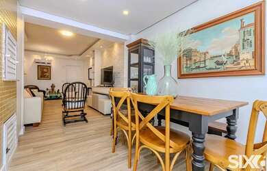 Imagem: O apartamento possui 3 Dormitórios, 2 Banheiros, 2 Vagas na