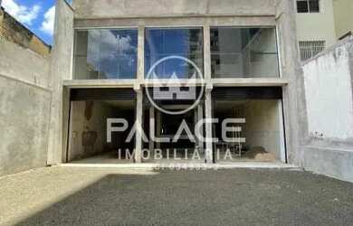 Imagem: O depósito possui 5 Vagas na garagem, 459m² de Área e está