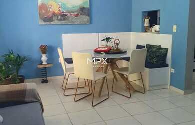 Imagem: A casa possui 3 Dormitórios, 4 Banheiros, 2 Vagas na garagem