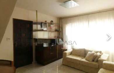 Imagem: A casa possui 4 Dormitórios, 2 Banheiros, 5 Vagas na garagem