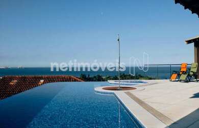 Imagem: A casa possui 4 Dormitórios, 5 Banheiros, 5 Vagas na garagem