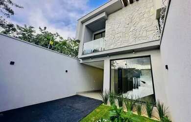 Imagem: A casa possui 3 Dormitórios, 5 Banheiros, 2 Vagas na garagem