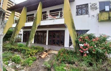 Imagem: O depósito possui 1 Vaga na garagem, 840m² de Área e está