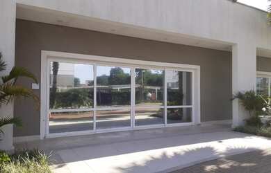 Imagem: A casa possui 2 Dormitórios, 3 Banheiros, 2 Vagas na garagem