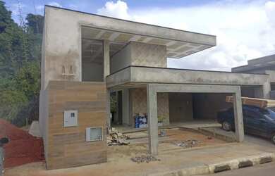 Imagem: A casa em condomínio possui 3 Dormitórios, 4 Banheiros, 4