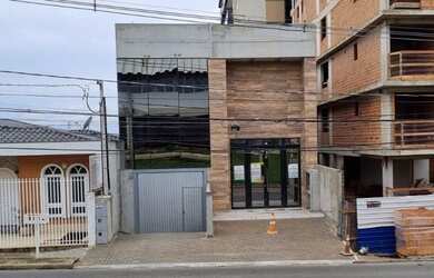 Imagem: O studio possui 1 Dormitório, 3 Banheiros, 2 Vagas na garagem