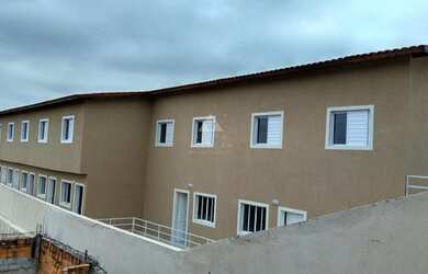 Imagem: A casa possui 2 Dormitórios, 2 Banheiros, 1 Vaga na garagem