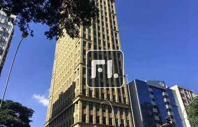 Imagem: O depósito possui 5 Vagas na garagem e 540m² de Área e está