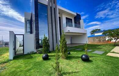 Imagem: A casa em condomínio possui 4 Dormitórios, 5 Banheiros, 4